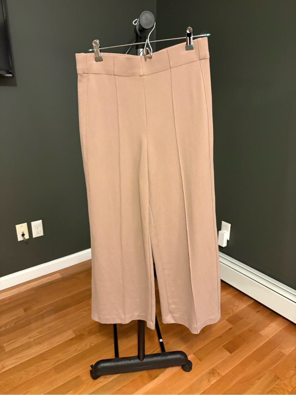Tailored Wide-Leg cropped Trousers in Dusty taupe